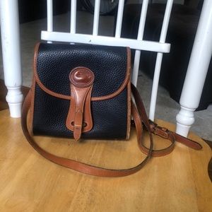 Dooney & Bourke Vintage Black & Tan Crossbody bag